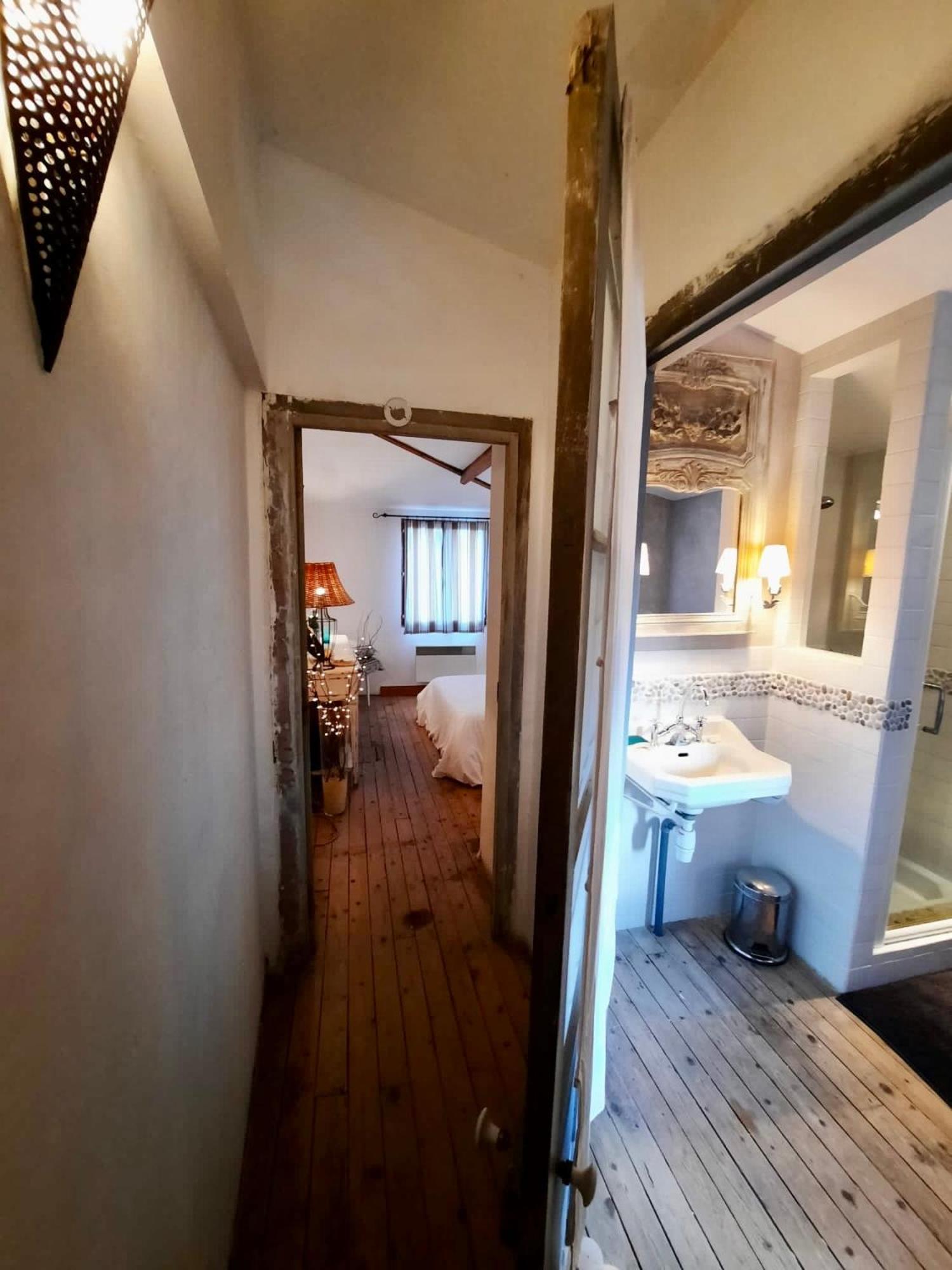Bed and Breakfast Pierres Et Jardins Санлис Экстерьер фото