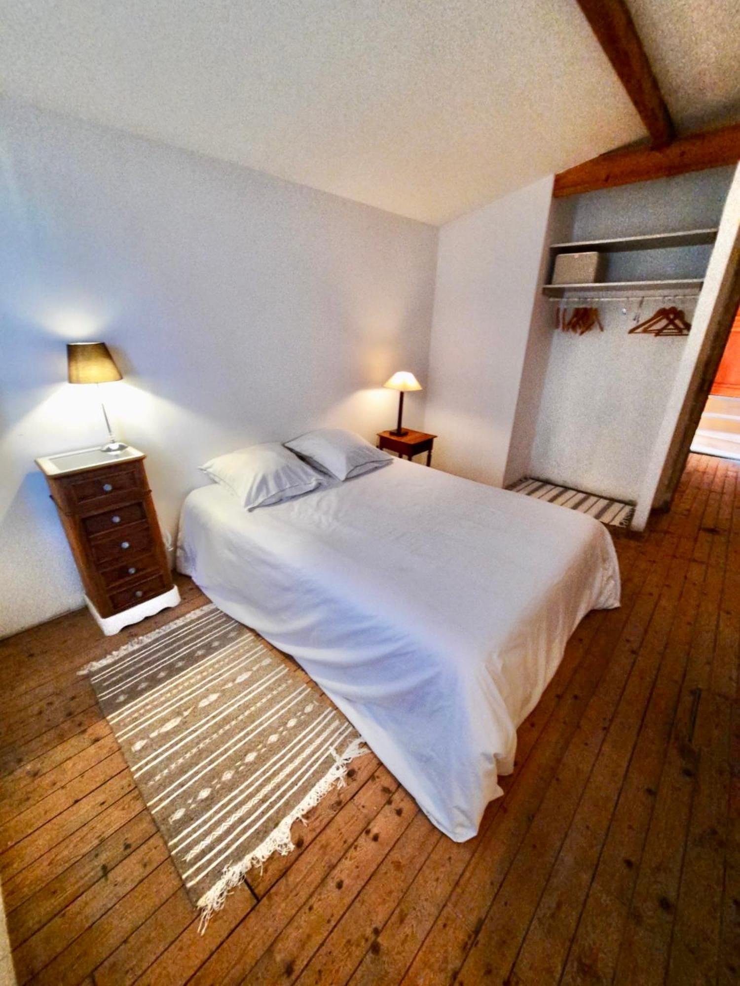 Bed and Breakfast Pierres Et Jardins Санлис Экстерьер фото