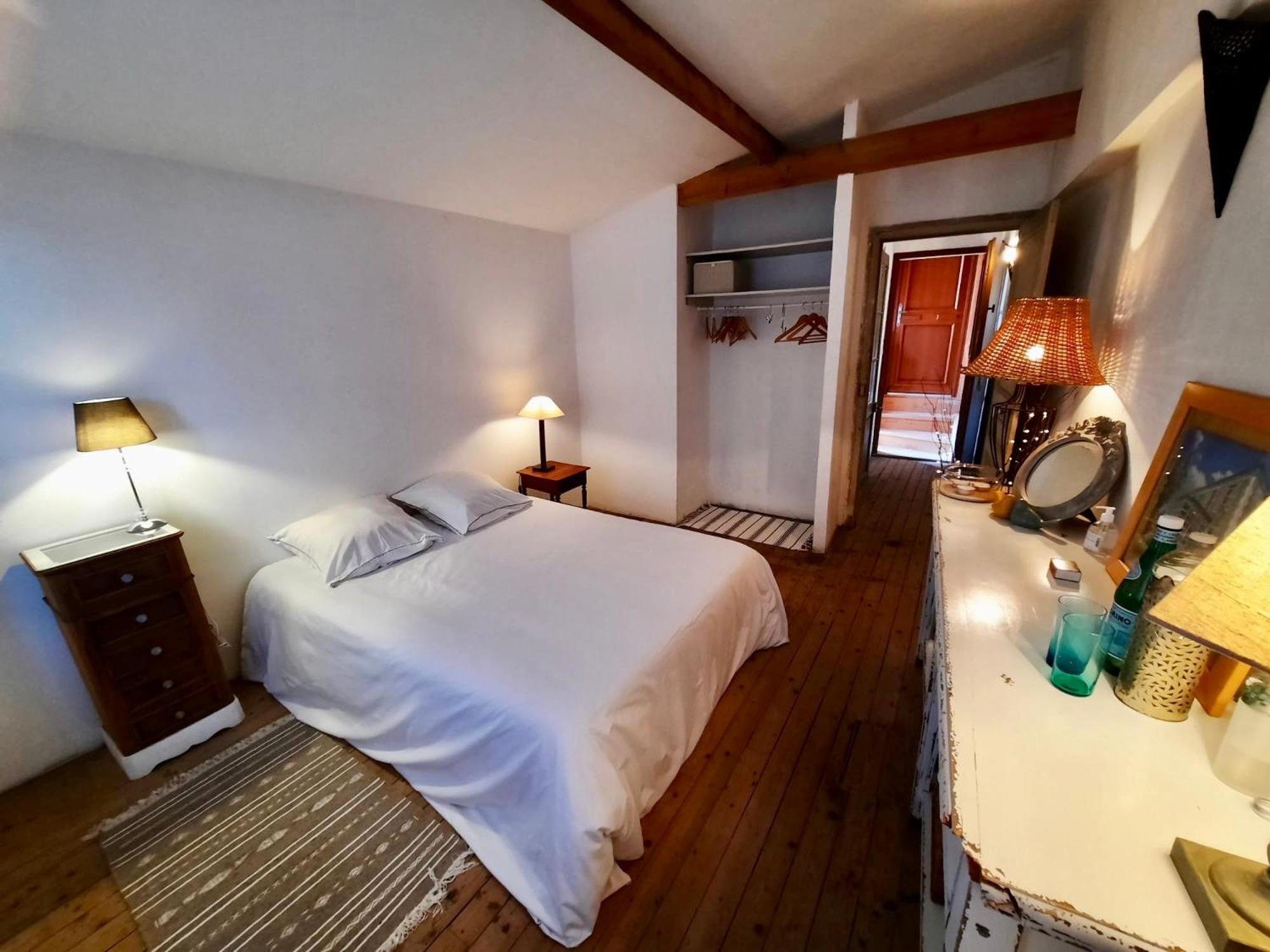 Bed and Breakfast Pierres Et Jardins Санлис Экстерьер фото