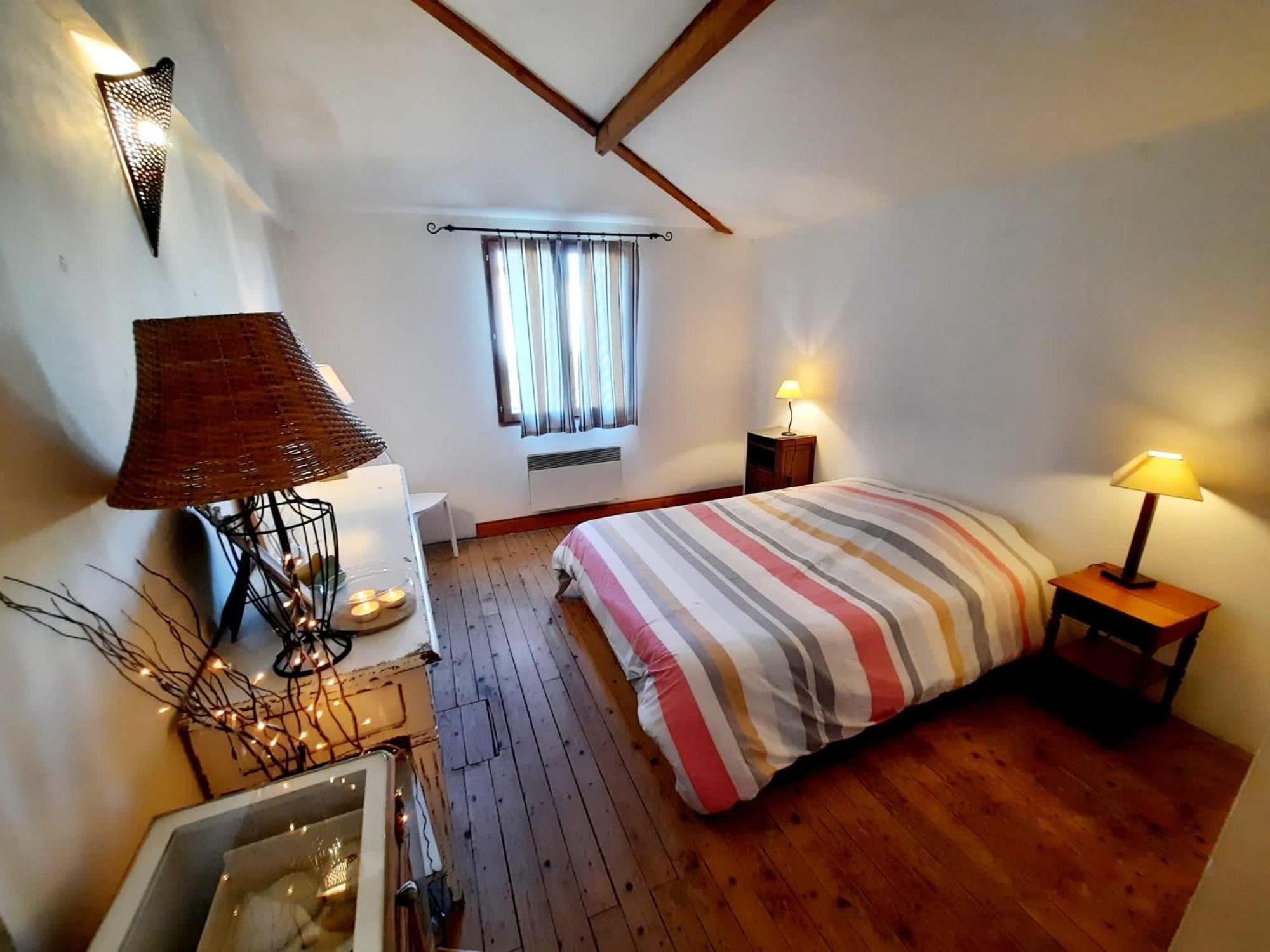 Bed and Breakfast Pierres Et Jardins Санлис Экстерьер фото