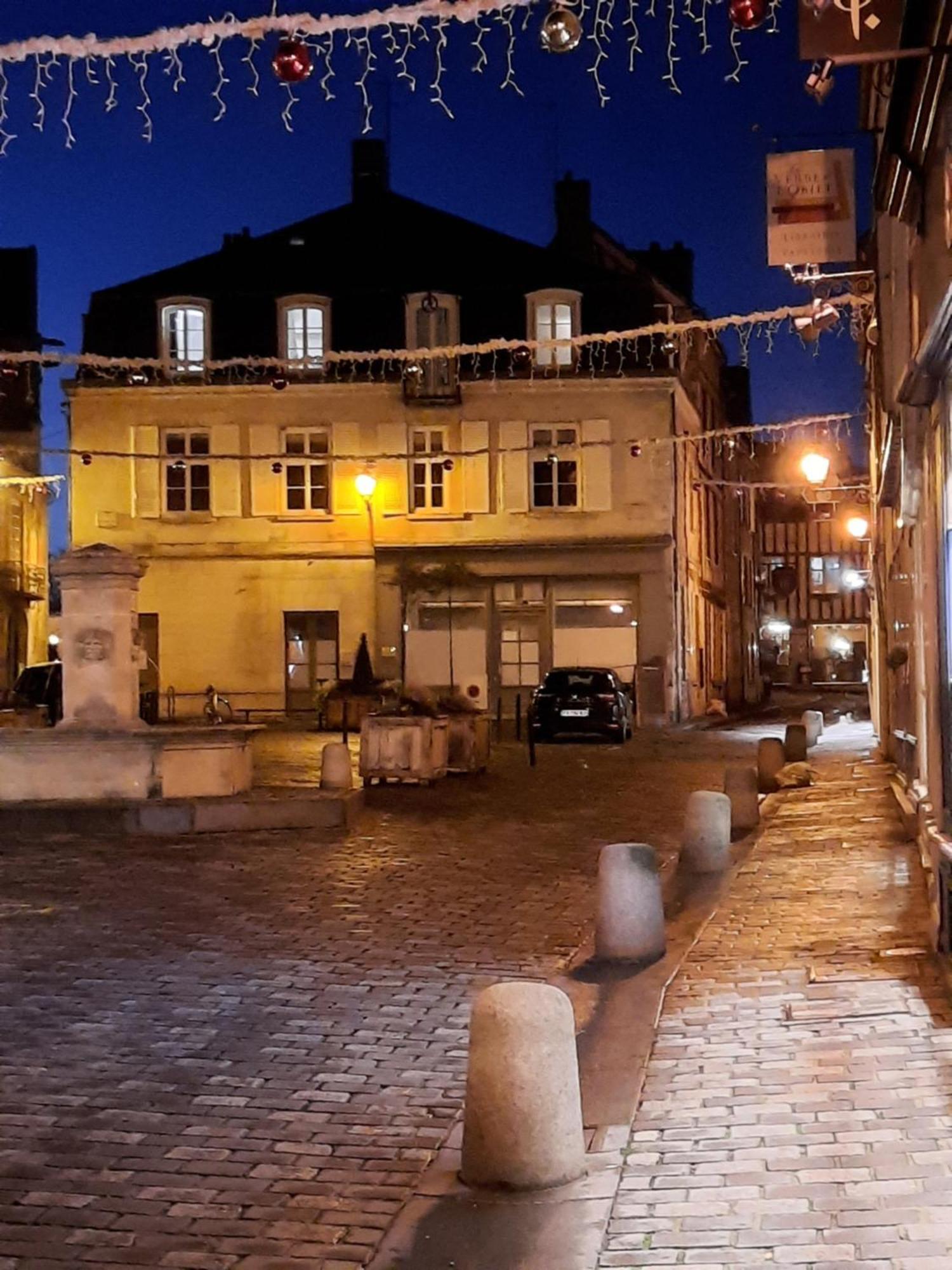 Bed and Breakfast Pierres Et Jardins Санлис Экстерьер фото