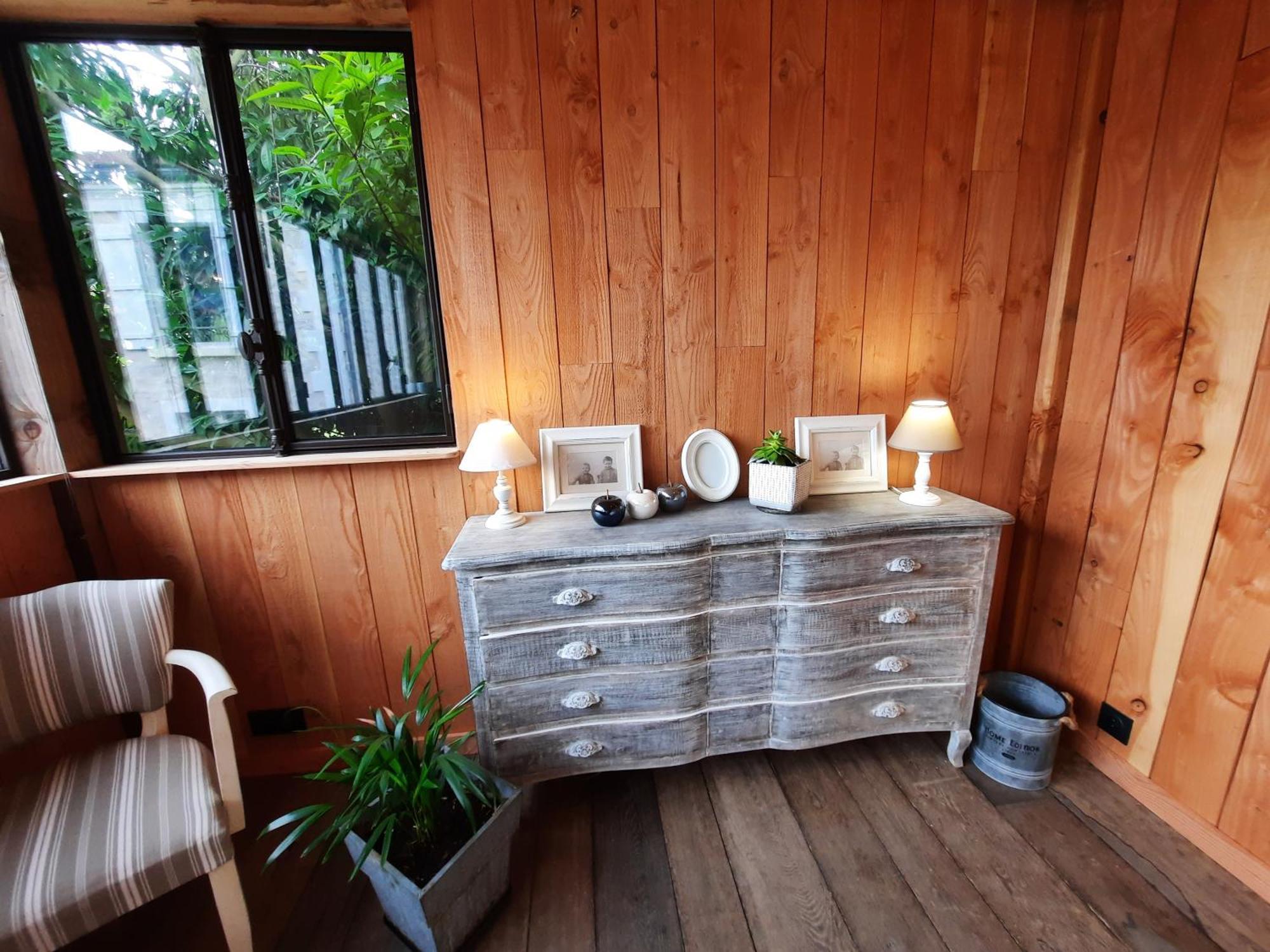 Bed and Breakfast Pierres Et Jardins Санлис Экстерьер фото